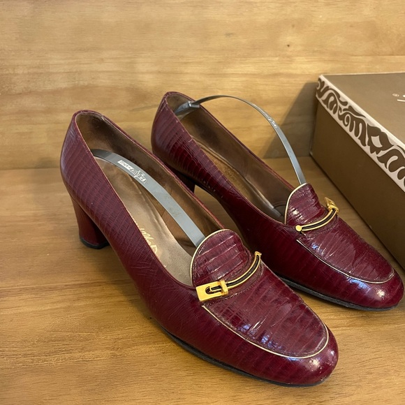 Vintage Red Alligator Heels Hill and Dale - Picture 1 of 6